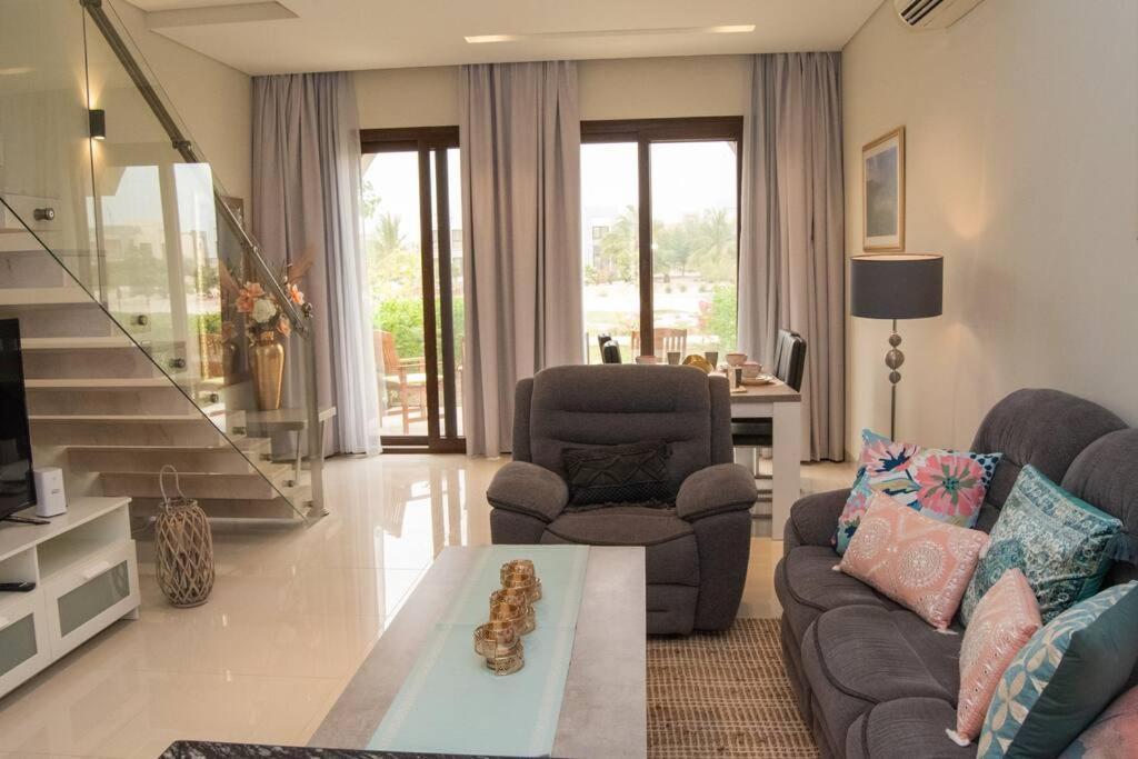 Stylish Townhouse Retreat In The Heart Of Salalah By Bespoke Holiday Homes Taqah Esterno foto